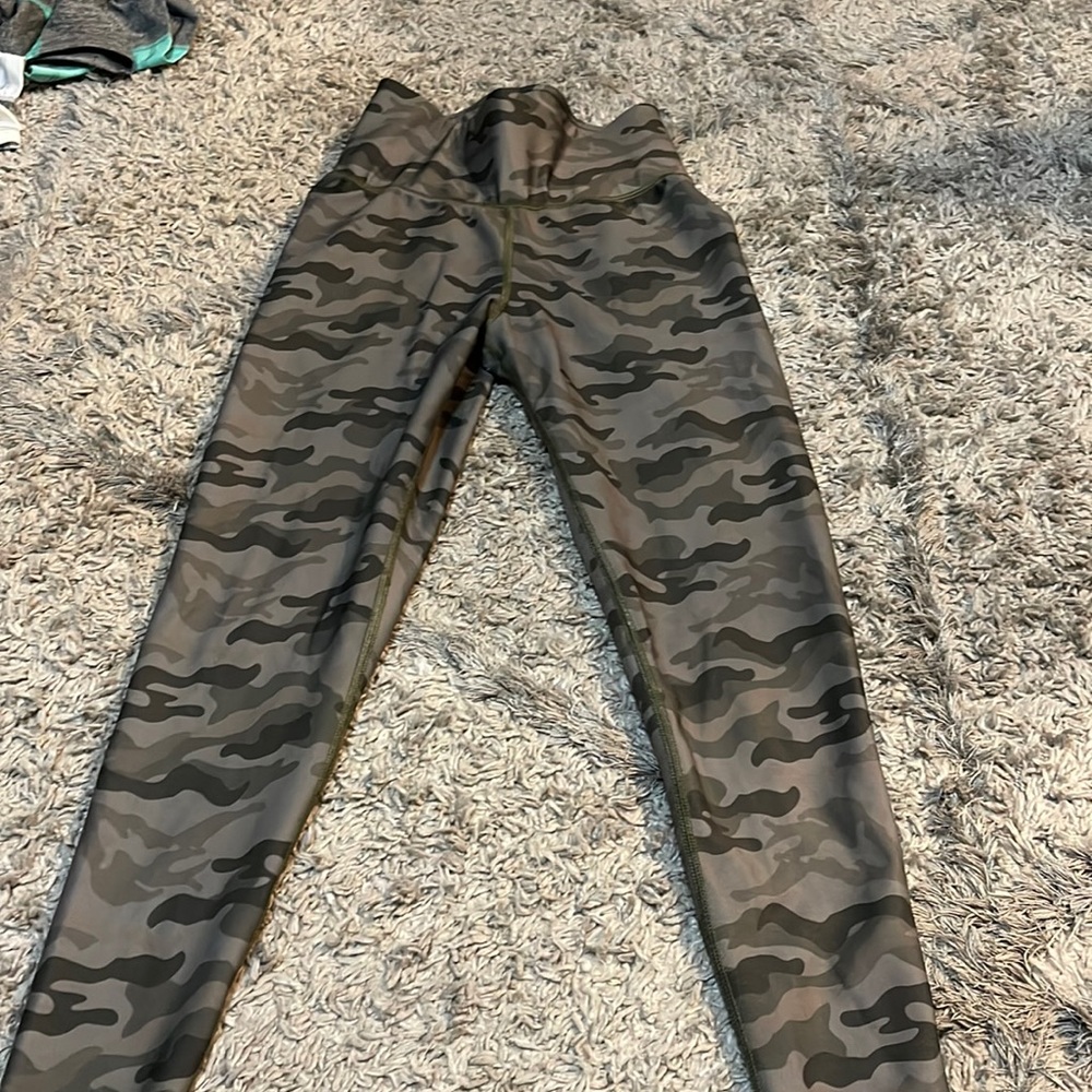 MiniBeast leggings with back pockets
